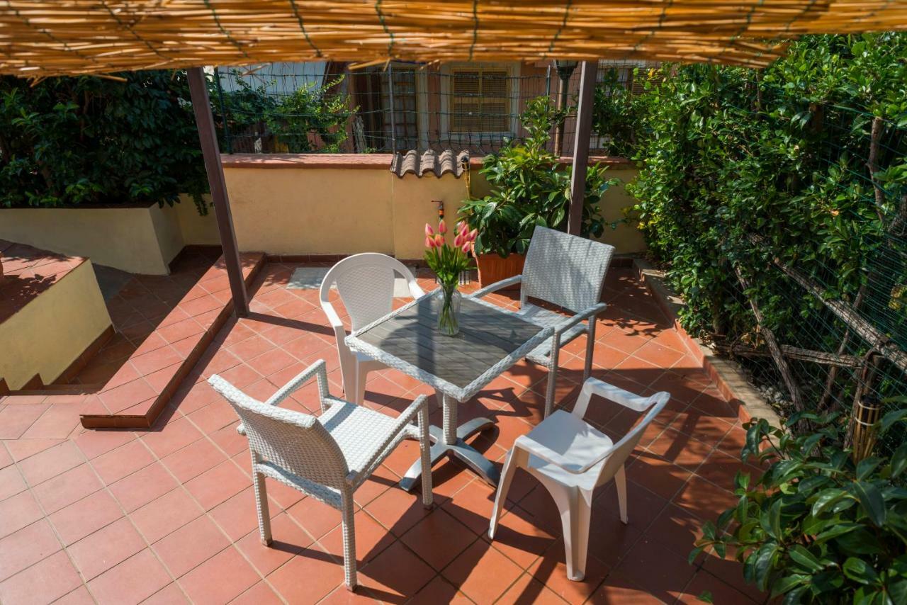 Bed & Breakfast Hotel California Terracina Buitenkant foto